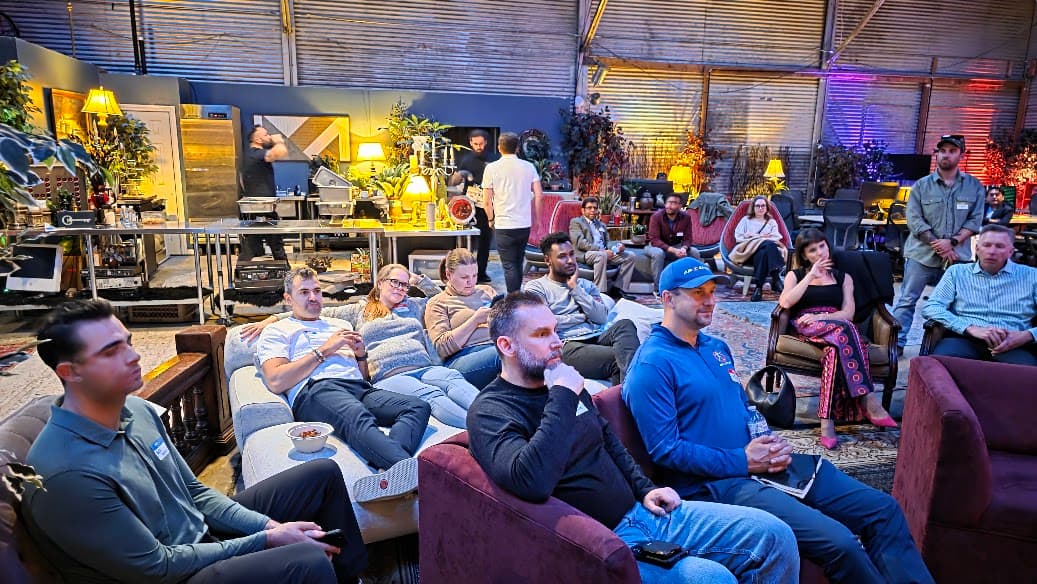 Audience at a Thunderview dinner